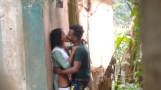 Hidden Cam College Girl’s Wild Outdoor Standing Fuck